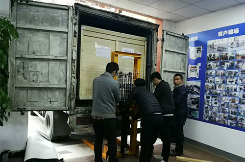 蚌埠客戶SMT設(shè)備專車送貨，貨到上門安裝調(diào)試