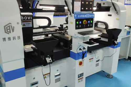 定制左右臂模組機(jī)柔性擺盤機(jī)實(shí)貼